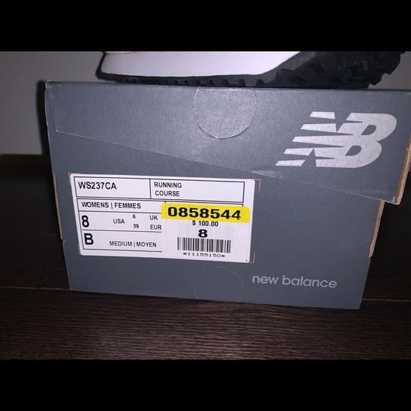 New Balance Women’s 237 Sneakers, size 8 - Picture 3 of 3